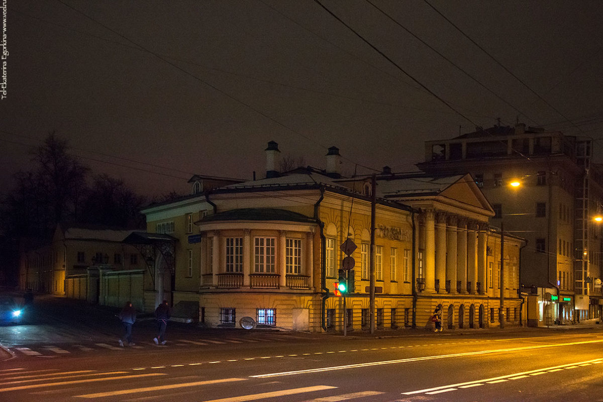 Как-то вечером на Басманном